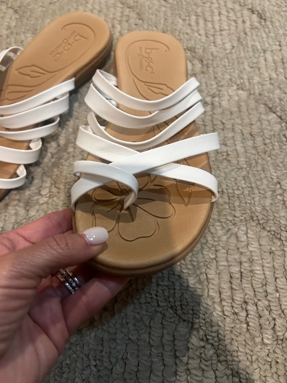 b.o.c. White Elastic Toe-Post Slide Sandals - Picture 5 of 9